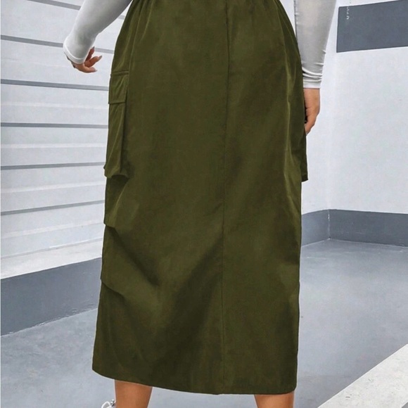 Olive Green Cargo Skirt - Picture 2 of 6